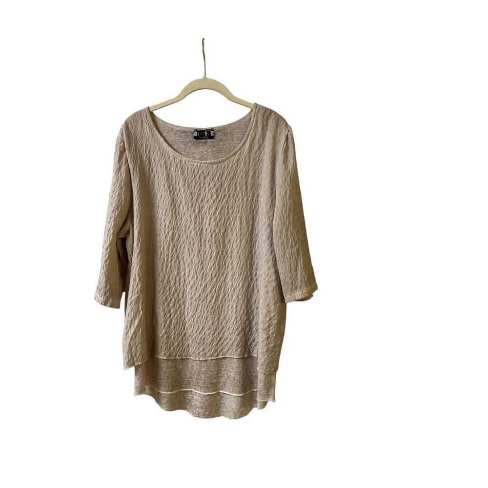 BAR by Melis Kozan taupe color knit top sz Small